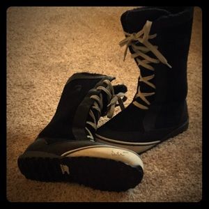 Sorel mid-calf winter boot